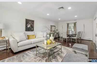 57 Memorial Place, Elmwood Park, NJ 07407 - Photo 6