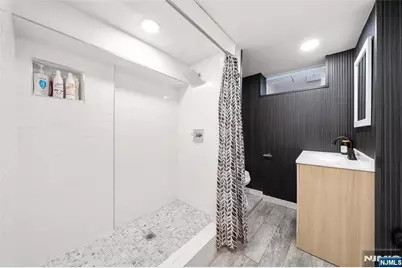 1124 Abbott Boulevard, Fort Lee, NJ 07024 - Photo 24