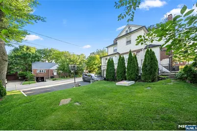 1124 Abbott Boulevard, Fort Lee, NJ 07024 - Photo 26