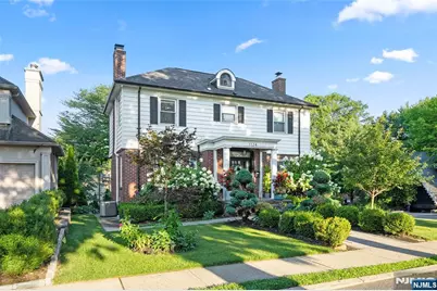 1124 Abbott Boulevard, Fort Lee, NJ 07024 - Photo 2