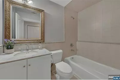 501 Clinton Avenue, Wyckoff Township, NJ 07481 - Photo 22