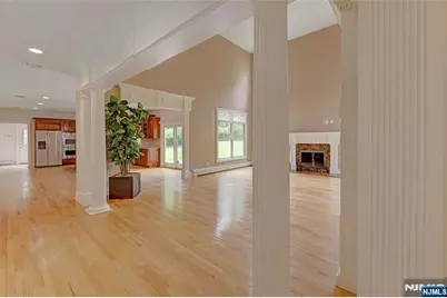 501 Clinton Avenue, Wyckoff Township, NJ 07481 - Photo 10