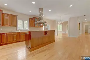 501 Clinton Ave, Wyckoff Township, NJ 07481 - Photo 8