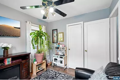560 Glenwood Avenue, Teaneck Township, NJ 07666 - Photo 14