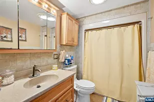 560 Glenwood Ave, Teaneck Township, NJ 07666 - Photo 30