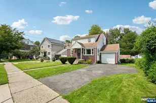 560 Glenwood Ave, Teaneck Township, NJ 07666 - Photo 2