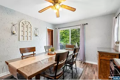 560 Glenwood Avenue, Teaneck Township, NJ 07666 - Photo 8