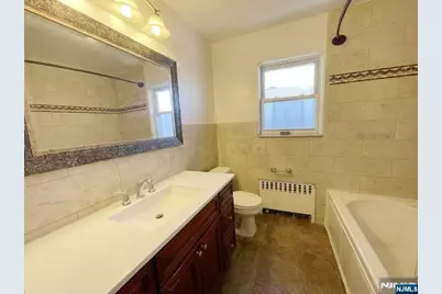 218 11th Street 2nd Floor #2nd Floor, Palisades Park, NJ 07650 - Photo 6