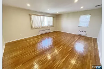 218 11th Street 2nd Floor #2nd Floor, Palisades Park, NJ 07650 - Photo 4