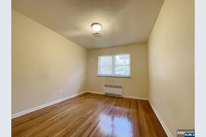 218 11th Street 2nd Floor #2nd Floor, Palisades Park, NJ 07650 - Photo 16