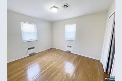218 11th Street 2nd Floor #2nd Floor, Palisades Park, NJ 07650 - Photo 18