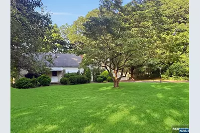 783 Sunset Terrace, Franklin Lakes, NJ 07417 - Photo 2