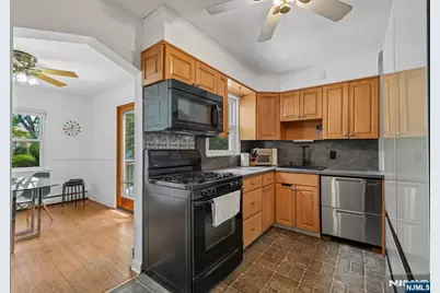 1050 Evergreen Court, New Milford, NJ 07646 - Photo 8
