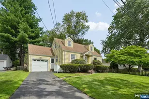 1050 Evergreen Ct, New Milford, NJ 07646 - Photo 2