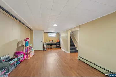 1050 Evergreen Court, New Milford, NJ 07646 - Photo 14
