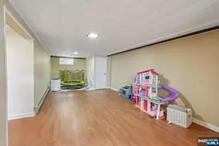 1050 Evergreen Ct, New Milford, NJ 07646 - Photo 12