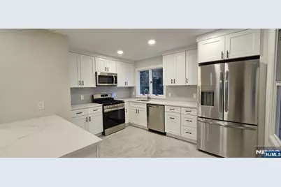 2 3rd Street 2 #2, Elmwood Park, NJ 07407 - Photo 6