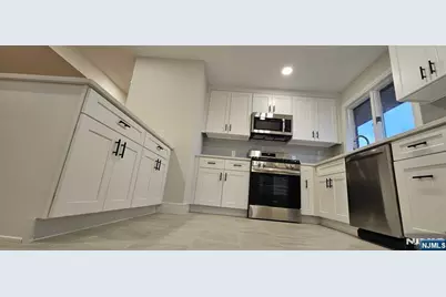 2 3rd Street 2 #2, Elmwood Park, NJ 07407 - Photo 8