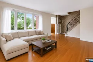 105 Arnot Pl, Paramus, NJ 07652 - Photo 2