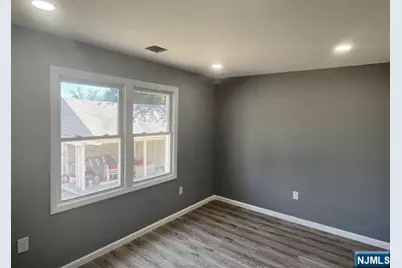 33-35 Obal Avenue, Elmwood Park, NJ 07407 - Photo 10