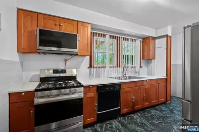 121 Schofield, Newark, NJ 07106 - Photo 8