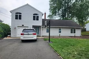 150 Thomas Dr, Paramus, NJ 07652 - Photo 1