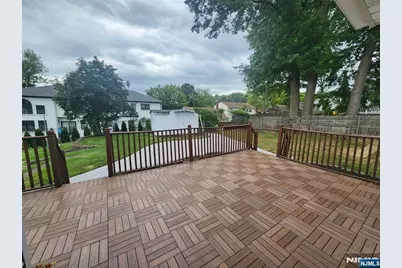 150 Thomas Drive, Paramus, NJ 07652 - Photo 8