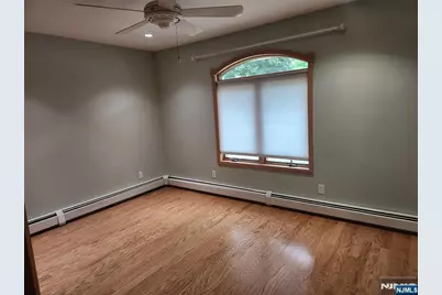 150 Thomas Drive, Paramus, NJ 07652 - Photo 10
