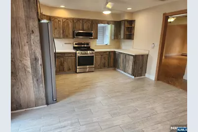 150 Thomas Drive, Paramus, NJ 07652 - Photo 6
