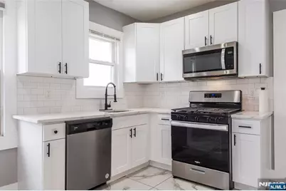 22 Comfort Place, Clifton, NJ 07011 - Photo 12