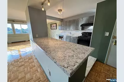 2185 Lemoine 8M #8M, Fort Lee, NJ 07024 - Photo 24