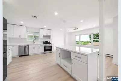 432 Oak Street, Ridgefield, NJ 07657 - Photo 10