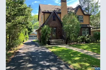 325 Bogert Avenue, Ridgewood, NJ 07450 - Photo 2