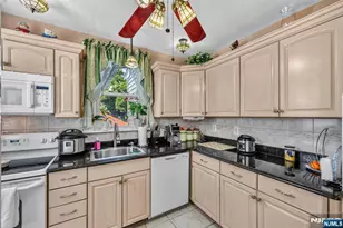 30 Elm St, Ridgefield Park, NJ 07660 - Photo 10