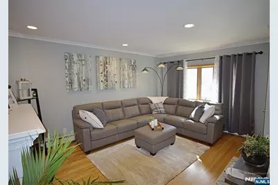 226 Irving Place, Lyndhurst Township, NJ 07071 - Photo 4