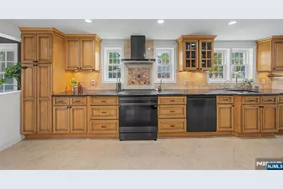 11 Hanover Place, Glen Rock, NJ 07452 - Photo 12