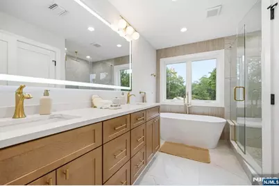 77 Elmwood Drive, Livingston, NJ 07039 - Photo 18
