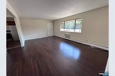 168 Diamond Bridge Avenue 1 #1, Hawthorne, NJ 07506 - Photo 8