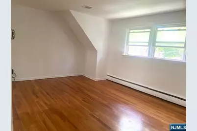 175 Euclid Avenue 2nd Flooor #2nd Flooor, Ridgefield Park, NJ 07660 - Photo 2