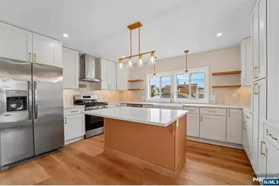 324 Thomas Avenue, Lyndhurst Township, NJ 07071 - Photo 14