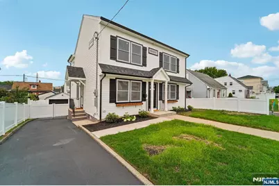 324 Thomas Avenue, Lyndhurst Township, NJ 07071 - Photo 2