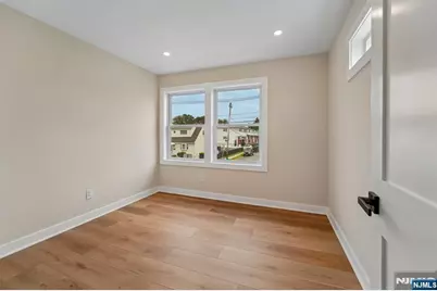 324 Thomas Avenue, Lyndhurst Township, NJ 07071 - Photo 34