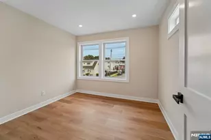 324 Thomas Ave, Lyndhurst Township, NJ 07071 - Photo 34