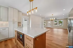 324 Thomas Ave, Lyndhurst Township, NJ 07071 - Photo 16