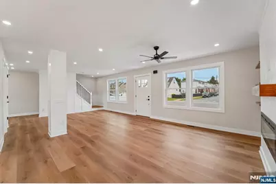 324 Thomas Avenue, Lyndhurst Township, NJ 07071 - Photo 4