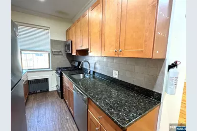 855 Broad Avenue B2 #B2, Ridgefield, NJ 07657 - Photo 4