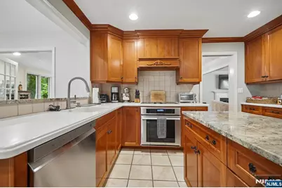 9 Coleridge Road, Millburn, NJ 07078 - Photo 16