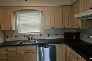 380 Coolidge Ave, Fort Lee, NJ 07024 - Photo 6