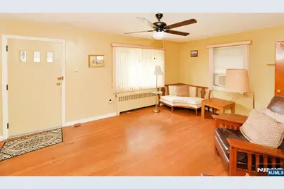151 Hickory Avenue, Bergenfield, NJ 07621 - Photo 4