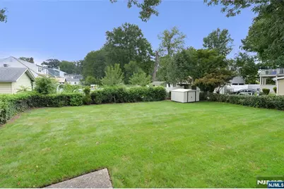 151 Hickory Avenue, Bergenfield, NJ 07621 - Photo 24